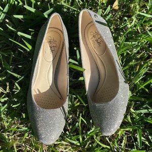 LifeStride Parigi Women's Pewter High Heel Dress Pumps; 10M